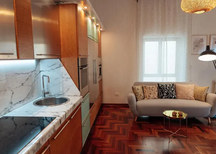 51 Luxury Апартаменты